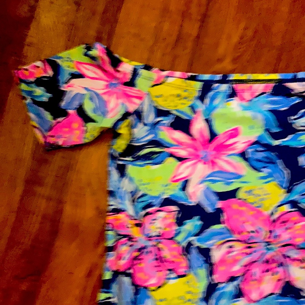 NWT- Lilly Pulitzer Scoop neck top